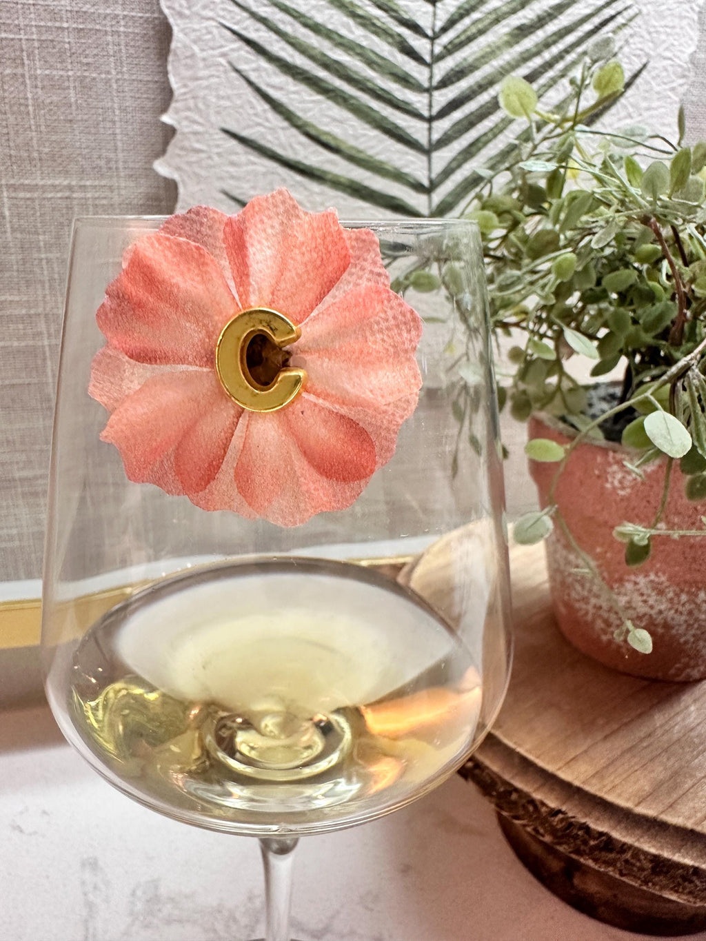 Personalized Floral Wine Charms – Custom Initial Bridesmaid Gift & Wedding Favor