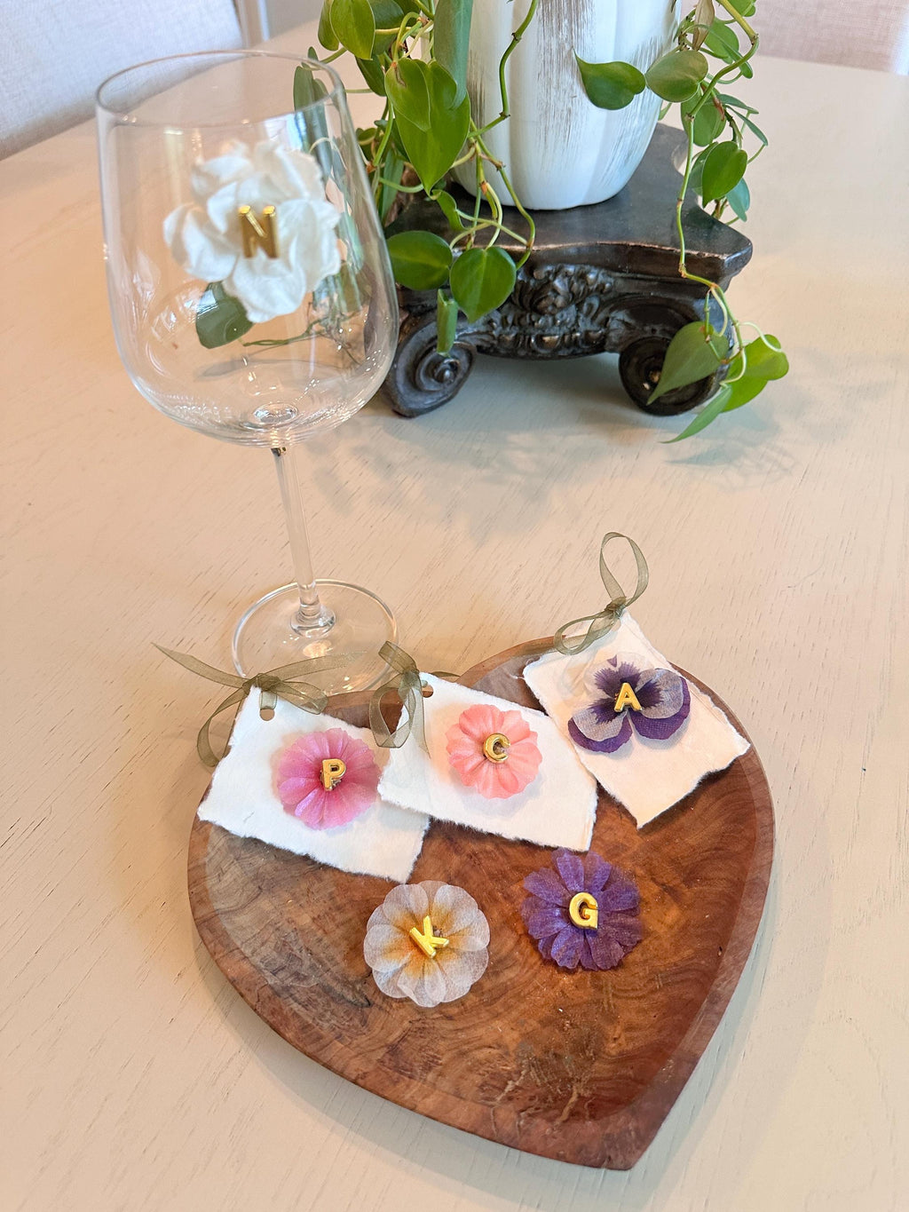 Personalized Floral Wine Charms – Custom Initial Bridesmaid Gift & Wedding Favor