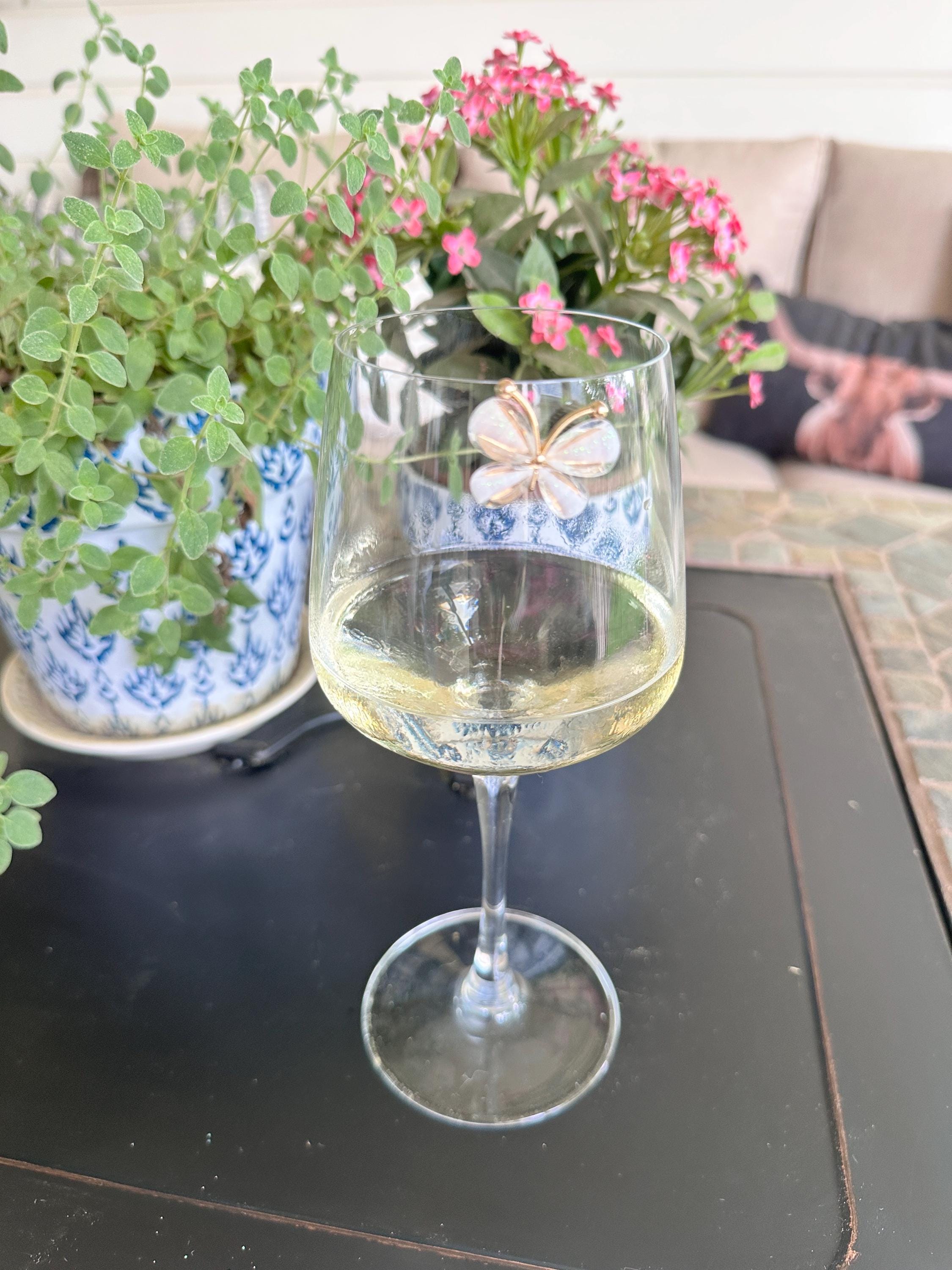 Floral Magnetic Wine Charms – Butterfly & Flower Drink Markers