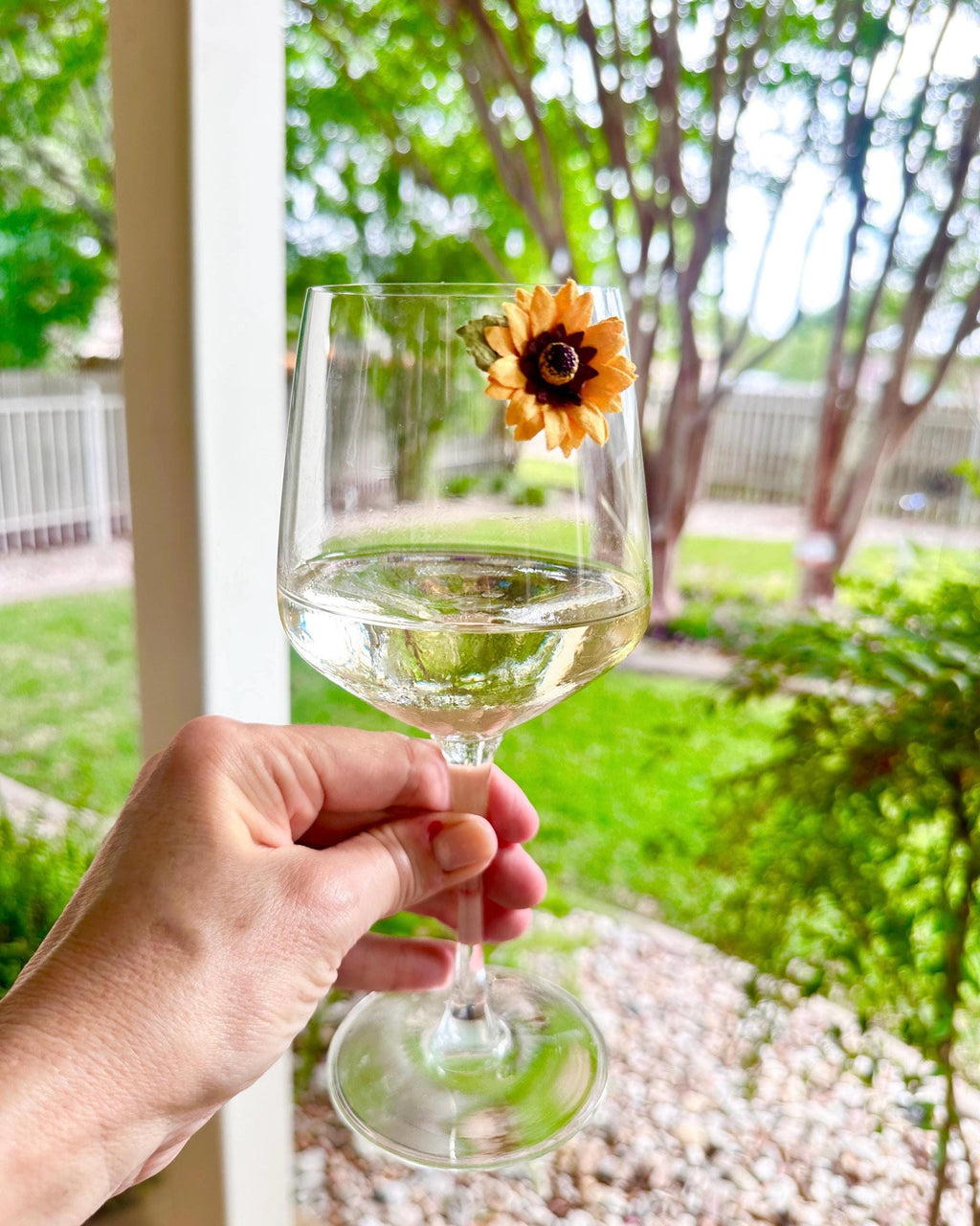 Floral Magnetic Wine Charms – Butterfly & Flower Drink Markers