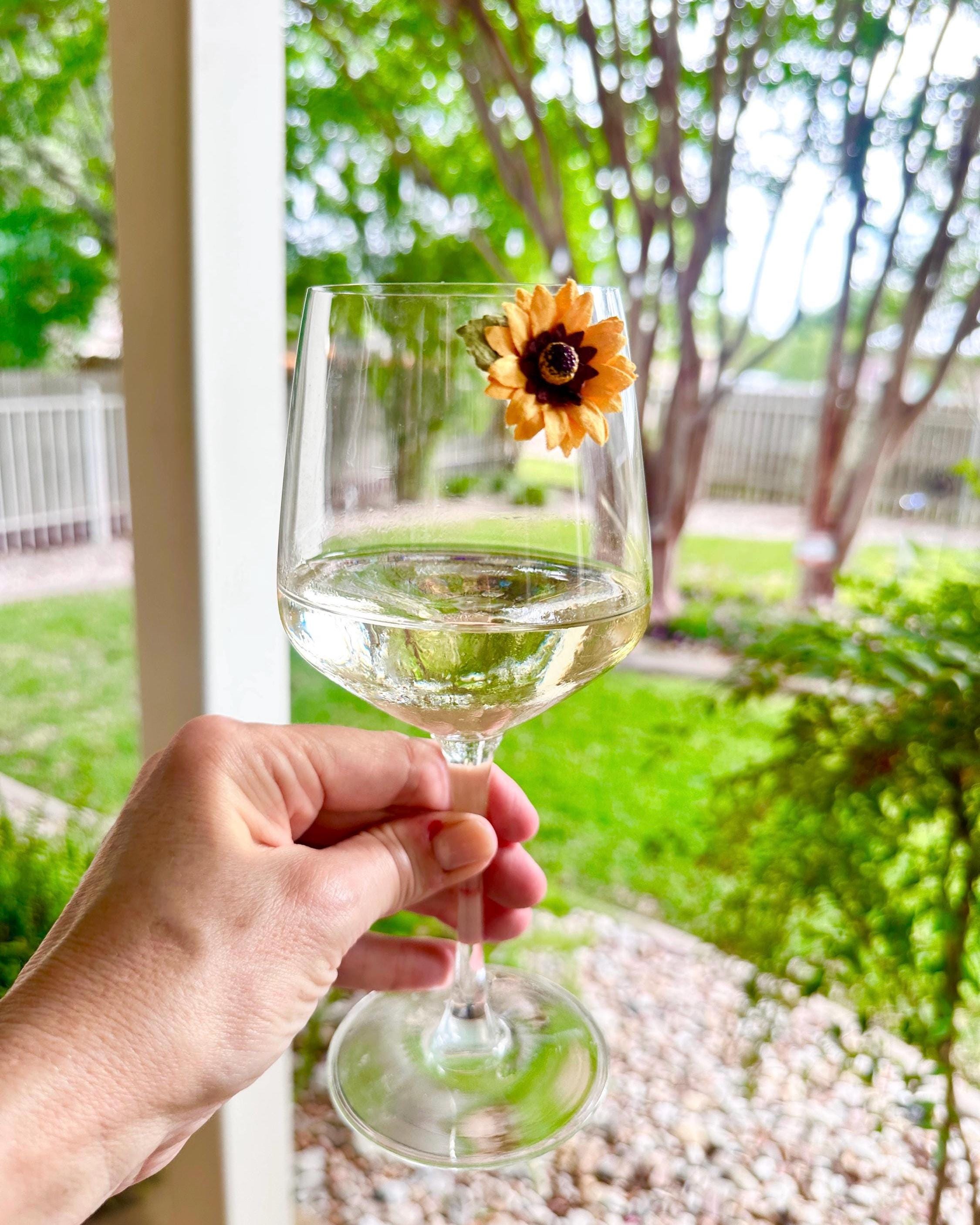 Floral Magnetic Wine Charms – Butterfly & Flower Drink Markers