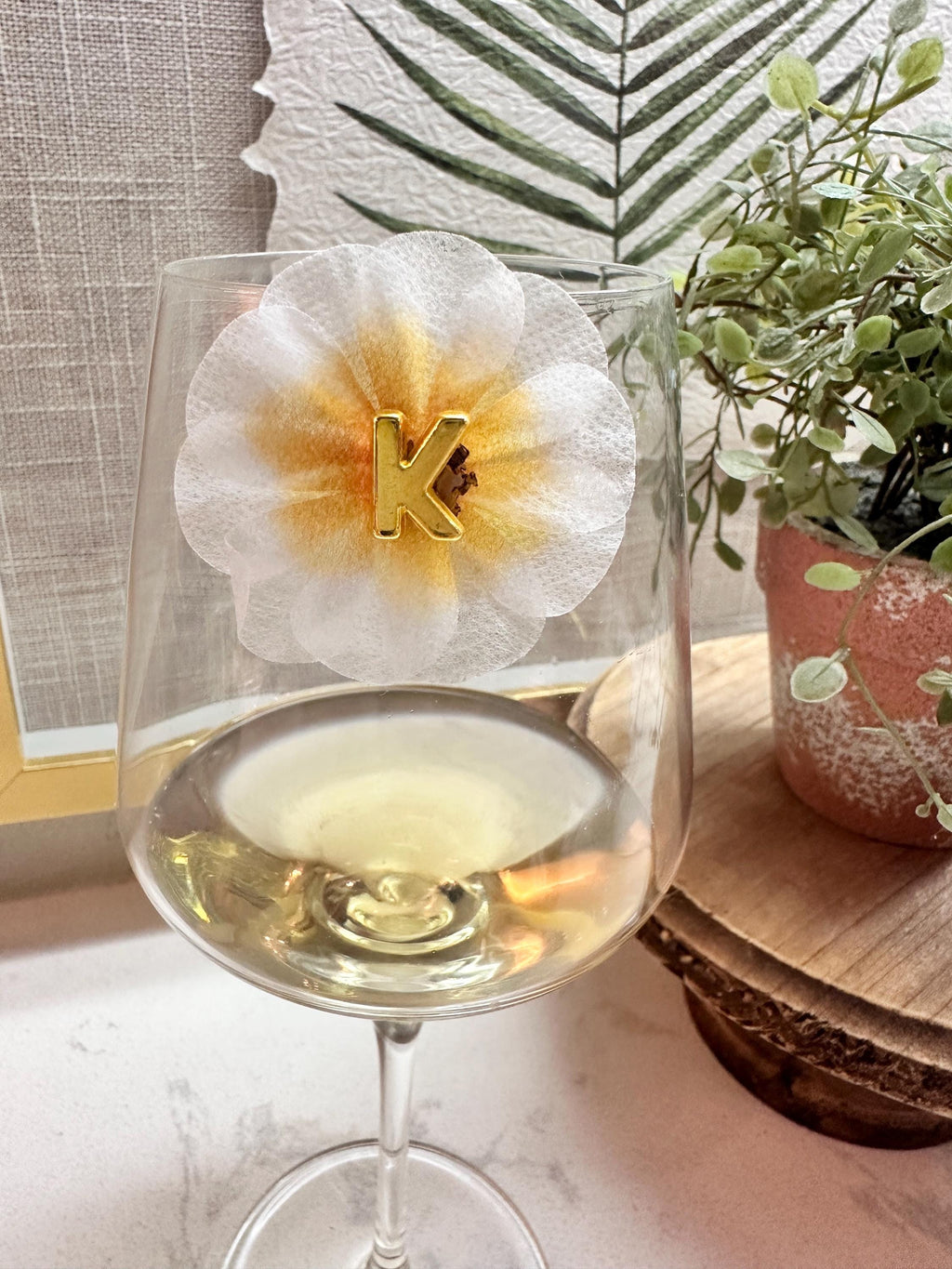 Personalized Floral Wine Charms – Custom Initial Bridesmaid Gift & Wedding Favor